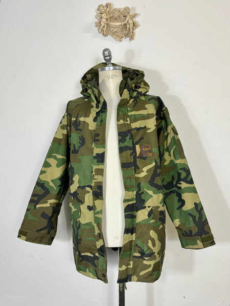 Vintage 90’s Italian Army Goretex Jacket “L”
